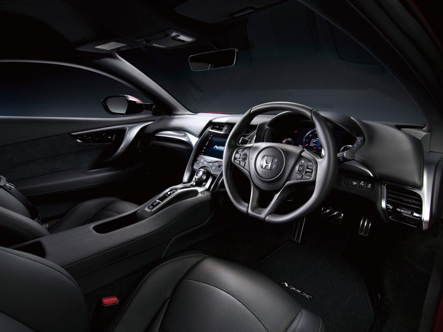 Интерьер Honda NSX 2016 года  (JP) (фото 8 из 21)